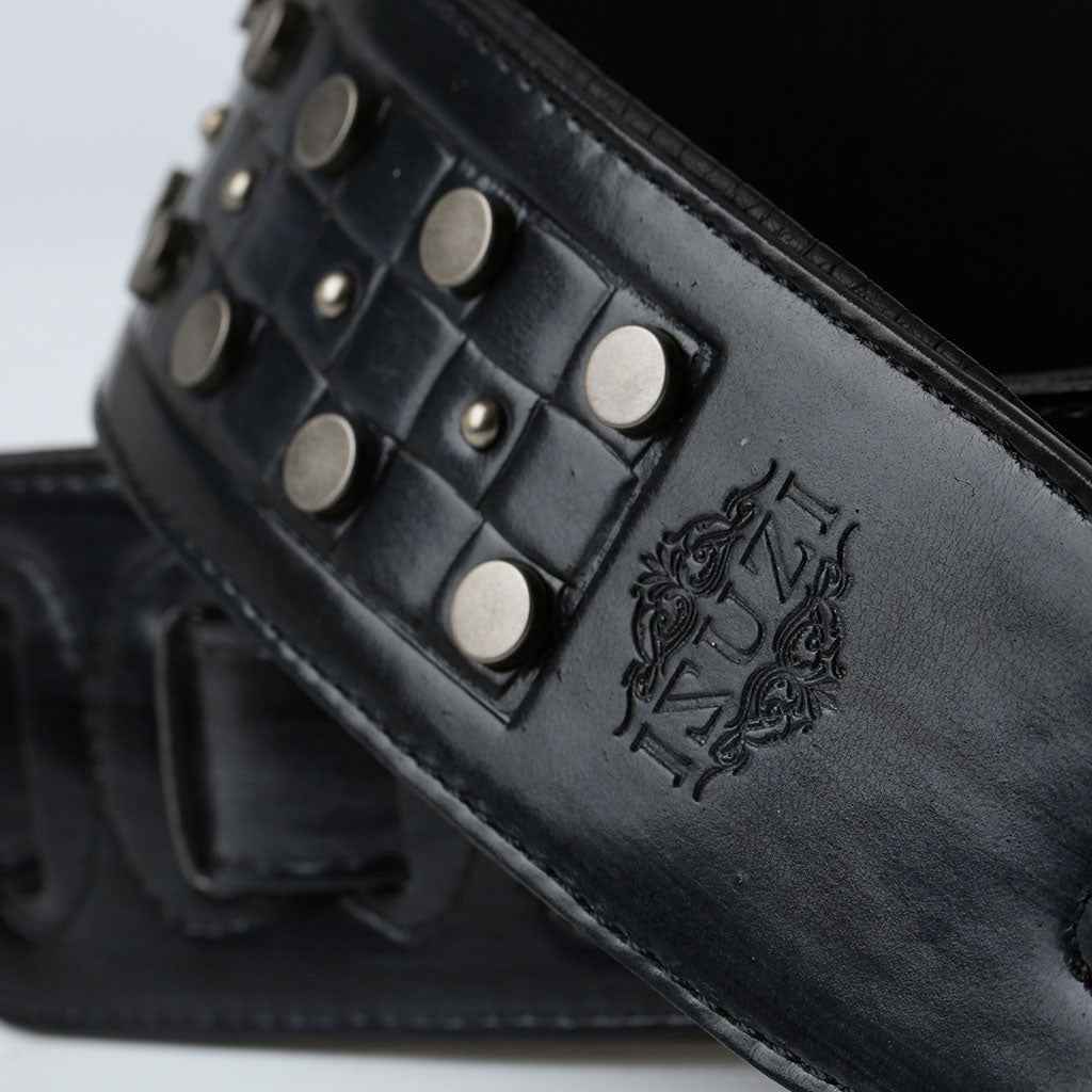 ISUZI DLX21-5 Black Garment Leather Guitar Strap